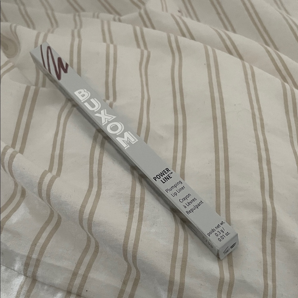 Buxom Power Line Plumping Lip Liner